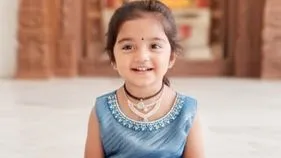 ఆడుకునేందుకు కారెక్కి.. ఊపిరాడక నాలుగేళ్ల చిన్నారి మృతి
