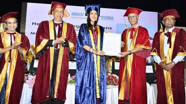 141 మందికి అపోలో వైద్య పట్టాల ప్రదానం