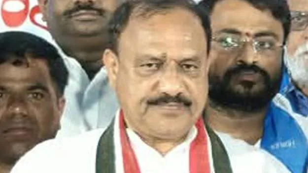రాజ్యాంగ వ్యవస్థలను నీరు గారుస్తున్న బీజేపీ