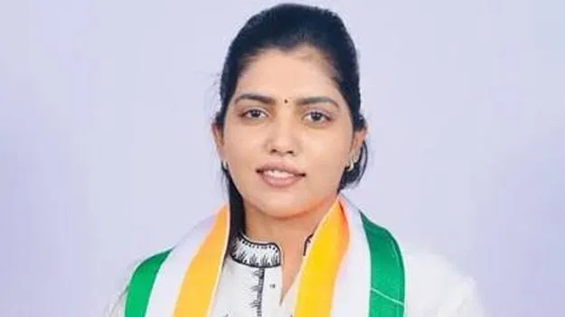 కేటీఆర్‌ నాపై ట్రోల్‌ చేయిస్తున్నారు