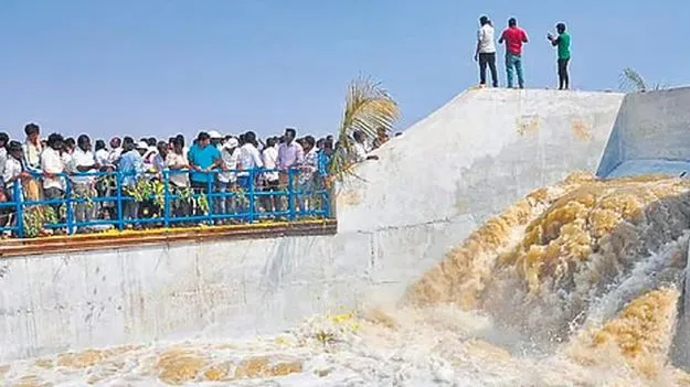 తెలంగాణ వాటాను తోడేస్తున్న కర్ణాటక రైతులు