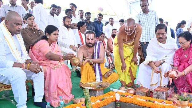 యాదగిరీశుడి సన్నిధిలో వర్సిటీ ప్రతిపాదన