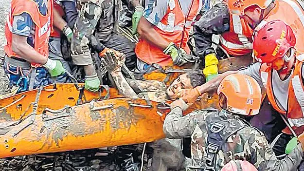 9 రోజుల తర్వాత.. సొరంగం నుంచి సజీవంగా!