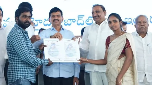‘క్యూర్‌’లో లక్ష ఇందిరమ్మ ఇళ్లు 