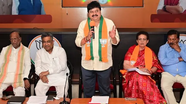 పనిచేయండి.. లేకుంటే తప్పుకోండి!