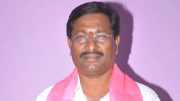 గౌరవం లేని చోట ఉండలేను 