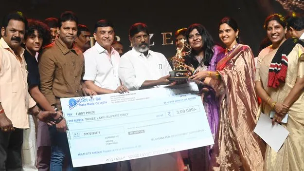 విద్యుత్‌ ఆదా, నీటి పొదుపుపై..  ప్రజాచైతన్యానికి సినీ హీరోలు కదలాలి 