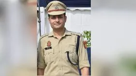 మహిళా జర్నలిస్టులపై లైంగిక వేధింపులు.. ఆరోపణలు ఎదుర్కొంటున్న ఏసీపీకి ప్రమోషన్