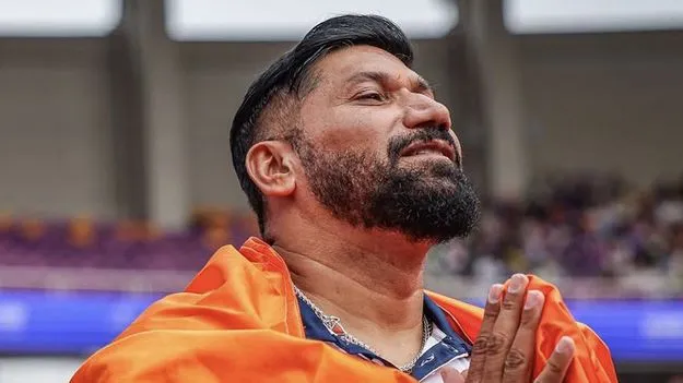 పారా ఆసియా క్రీడల చాంపియన్‌ నీరజ్‌ యాదవ్‌ ఆత్మహత్య 