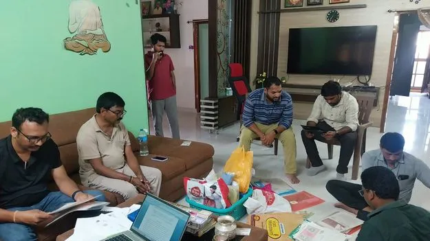 పౌరసరఫరాల శాఖ మహబూబాబాద్‌ జిల్లా మేనేజర్‌కు 100 కోట్ల ఆస్తులు!
