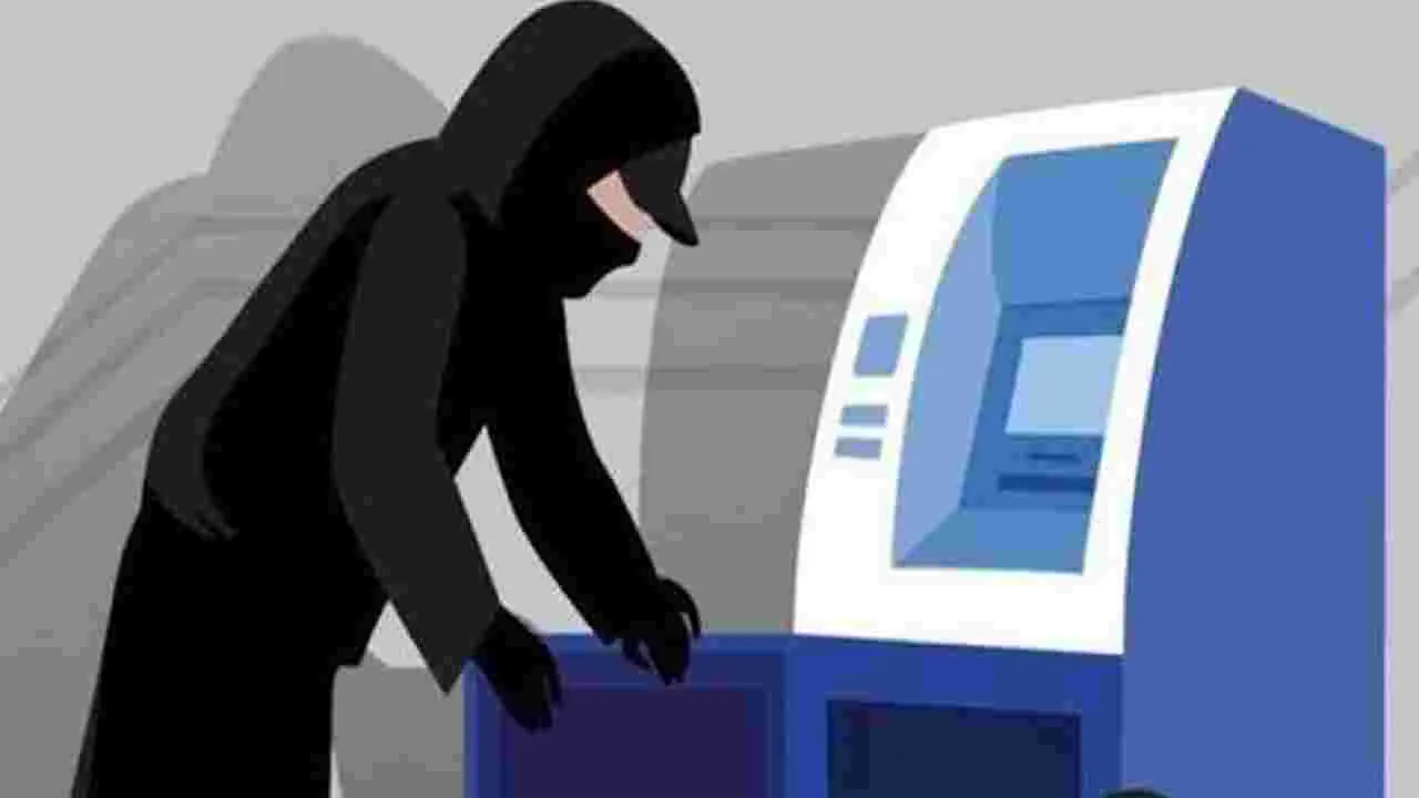 యాక్సిస్‌ బ్యాంకు ఏటీఎం దోపిడీ 