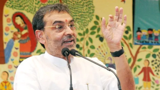 ఈసీలో అసలేం జరుగుతోంది?