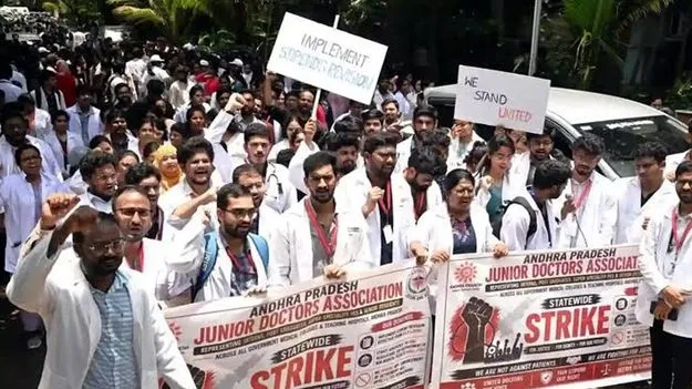 జూనియర్‌ డాక్టర్ల సమ్మె విరమణ 