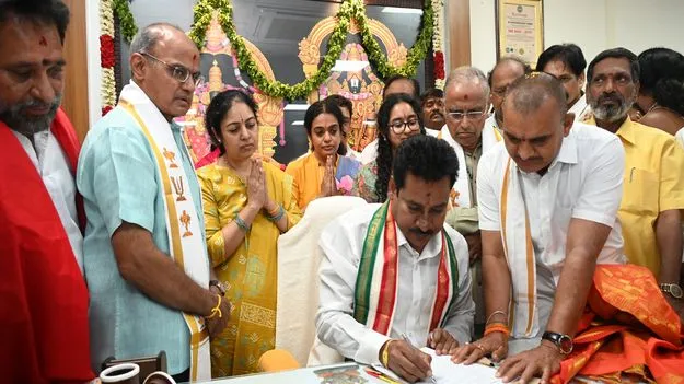 ఎస్వీబీసీ ఛైర్మన్‌ బాధ్యతల స్వీకరణ