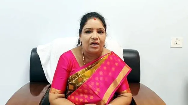 మంత్రి గుమ్మిడి సమక్షంలో కలెక్టర్‌, ఎమ్మెల్యే వాగ్వాదం