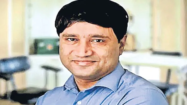 ఆ అధికారి పిటిషనా.. మా ముందుకు వద్దు