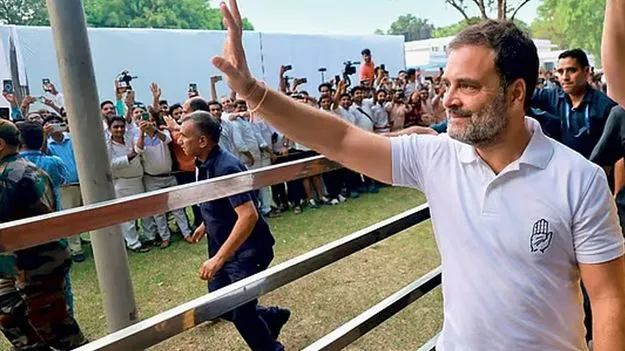 పోలీసులు, లాఠీలకు భయపడొద్దు 