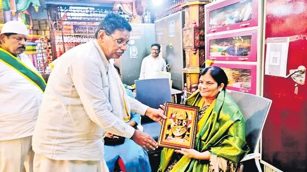 శ్రీబగళాముఖి అమ్మవారి సన్నిధిలో జస్టిస్‌ కిరణ్మయి