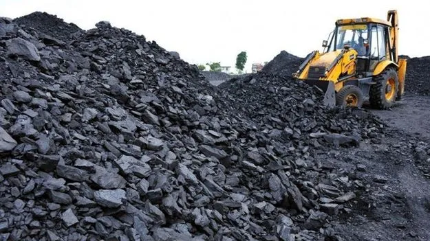 సగానికి పైగా థర్మల్‌ కేంద్రాల్లో బొగ్గు కొరత 