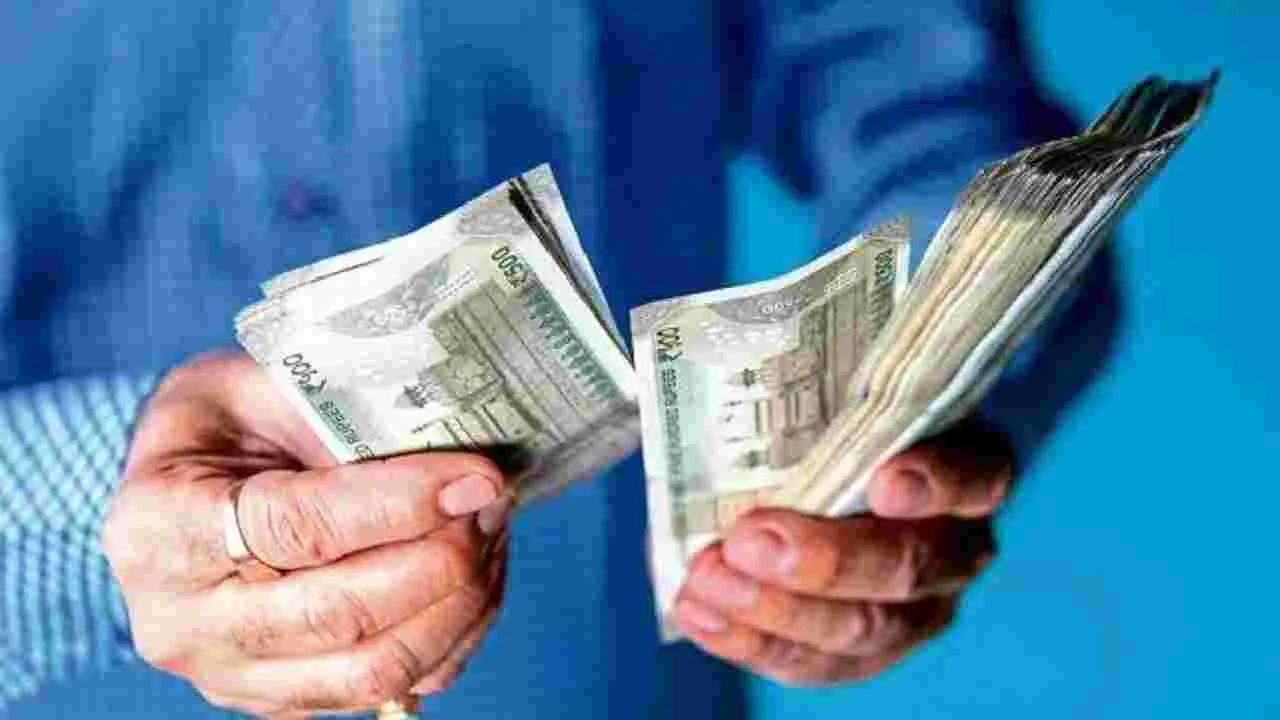 కేంద్ర ప్రభుత్వ ఉద్యోగులకు నేడే వేతనాలు