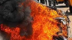 రాజేంద్రనగర్‌లో అర్ధరాత్రి అగ్నిప్రమాదం.. ఐదు బైక్‌ల దగ్ధం