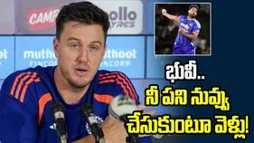 భువీ.. విమర్శలను పట్టించుకోకుండా నీలా నువ్వు ఆడు: మోర్నీ మోర్కెల్