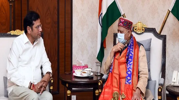 గవర్నర్‌కు ప్రముఖుల పరామర్శ