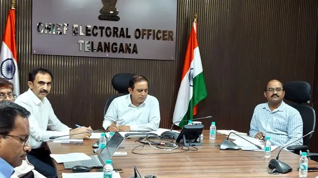 నోటీసులు బీఎల్‌ఓలే స్వయంగా అందించాలి: సీఈవో సుదర్శన్‌ రెడ్డి