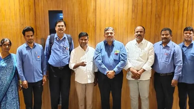 బి ఆర్ టి యు కృషి తో  షీలా ఫోం కార్మికులకు జీతాల పెంపు : సంబు ప్రభాకర్ 