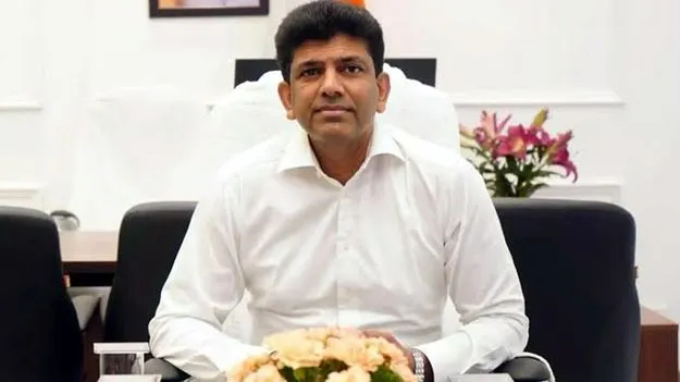 ప్రజా సేవకు బద్ధులై ఉండడమే ఉద్యోగ విధి