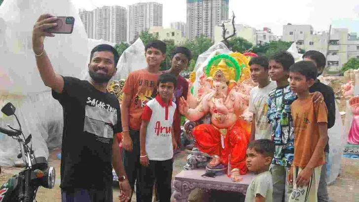 హైదరాబాద్‌లో వినాయకచవితి సందడి..