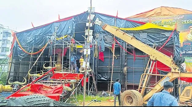 ఉత్సవాల పేరుతో వ్యాపారం