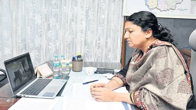 ఎస్‌ఐఆర్‌  దరఖాస్తులను త్వరగా పరిష్కరించాలి