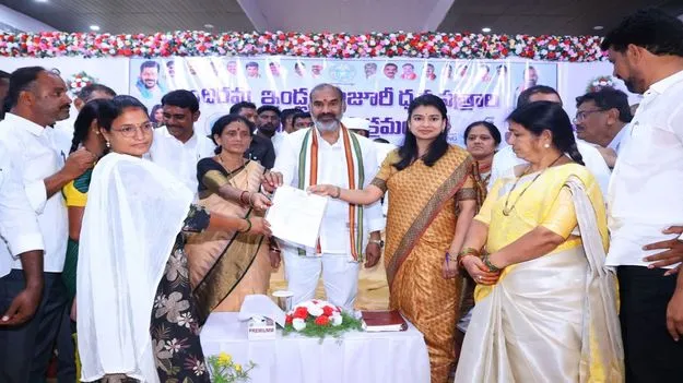 అర్హులందరికీ ఇందిరమ్మ ఇళ్లు మంజూరు