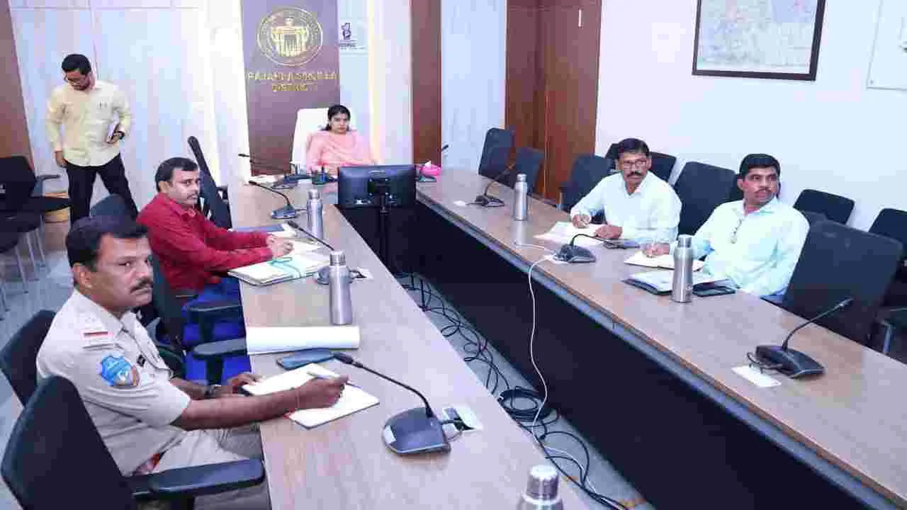 పర్యాటక దినోత్సవాన్ని ఘనంగా నిర్వహించాలి