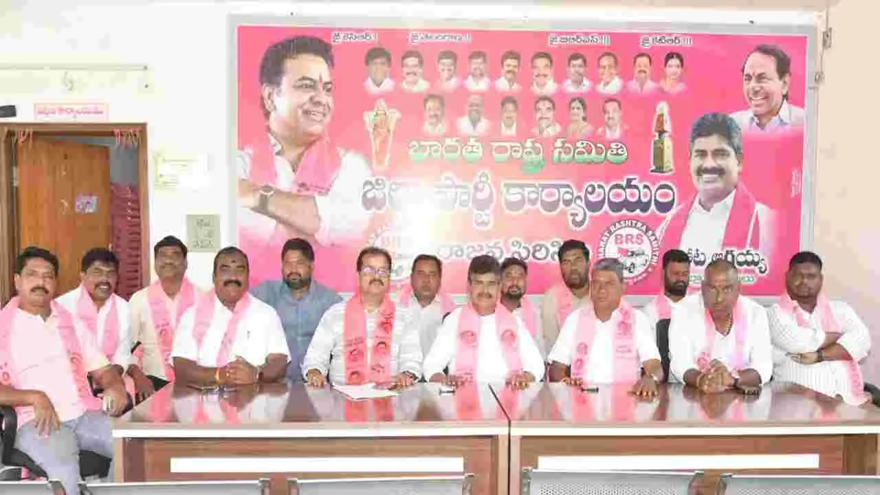 అధికారాన్ని దుర్వినియోగం చేస్తున్న సీఎం