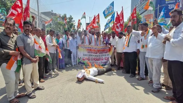 సీఈసీని తొలగించాలని ఆందోళన