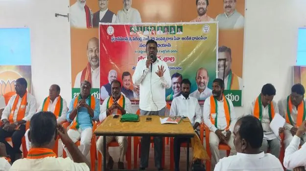 పనిచేస్తేనే నాయకులుగా ఎదుగుతారు