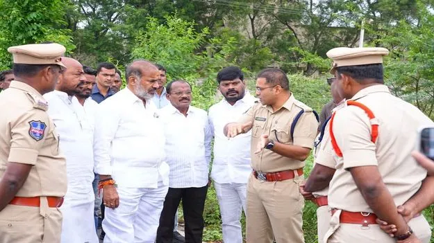 సీఎం సభా స్థలాన్ని పరిశీలించిన విప్‌