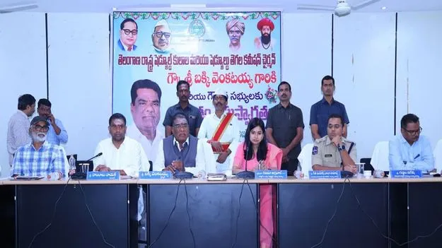 మానవీయ కోణంలో సేవలందించాలి