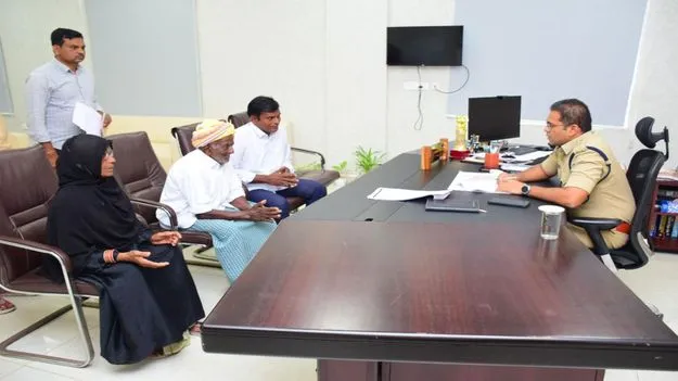 బాధితుల సమస్యలను త్వరగా పరిష్కరించాలి