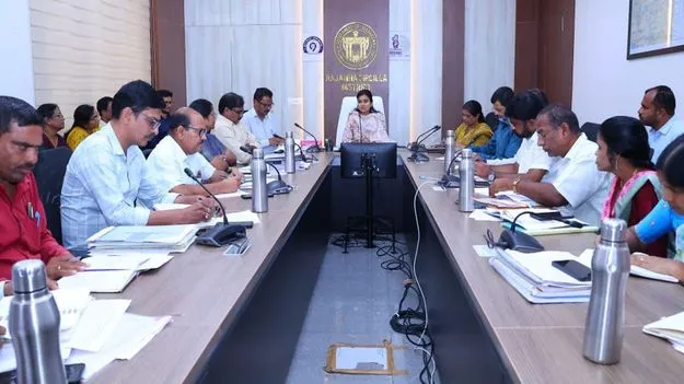 భూభారతి, ఎస్‌ఐఆర్‌పై ప్రత్యేక దృష్టి సారించాలి