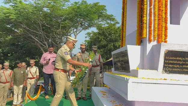 పోలీసు అమరవీరుల త్యాగాలు స్ఫూర్తిదాయకం
