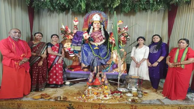 దుర్గామాత సన్నిధిలో ప్రత్యేక పూజలు
