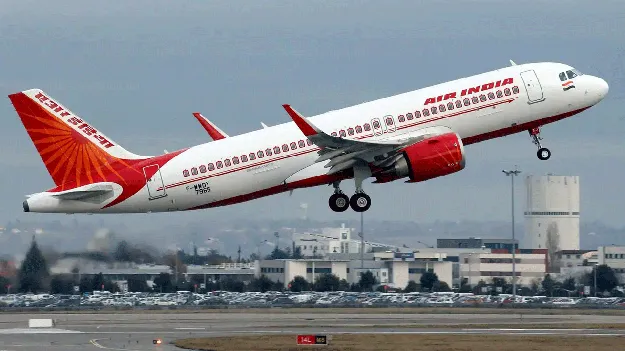 Direct flight to Delhi ఢిల్లీకి నేరుగా విమానం