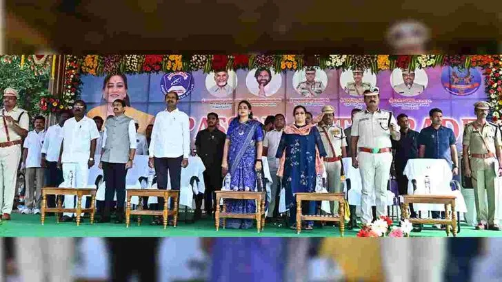 విజయనగరం జిల్లాలో మహిళా కానిస్టేబుళ్ల పాసింగ్‌ అవుట్‌ పరేడ్‌.. హాజరైన హోం మంత్రి అనిత