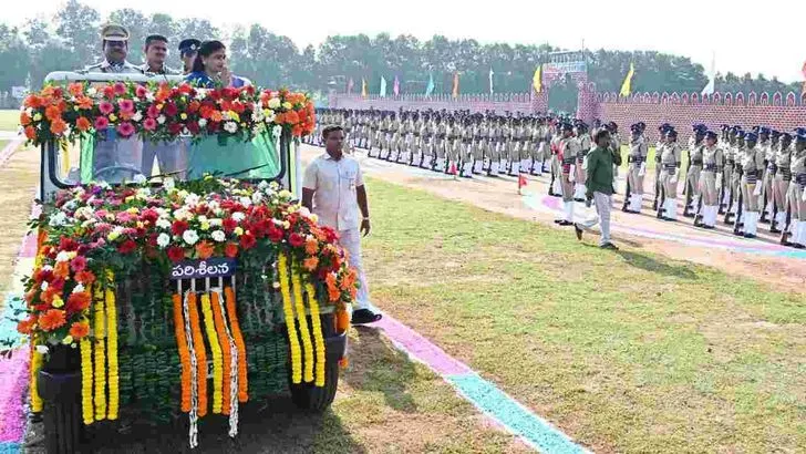 విజయనగరం జిల్లాలో మహిళా కానిస్టేబుళ్ల పాసింగ్‌ అవుట్‌ పరేడ్‌.. హాజరైన హోం మంత్రి అనిత
