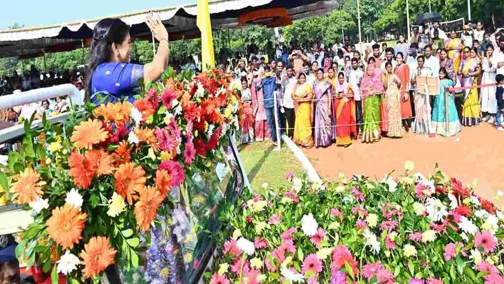 విజయనగరం జిల్లాలో మహిళా కానిస్టేబుళ్ల పాసింగ్‌ అవుట్‌ పరేడ్‌.. హాజరైన హోం మంత్రి అనిత