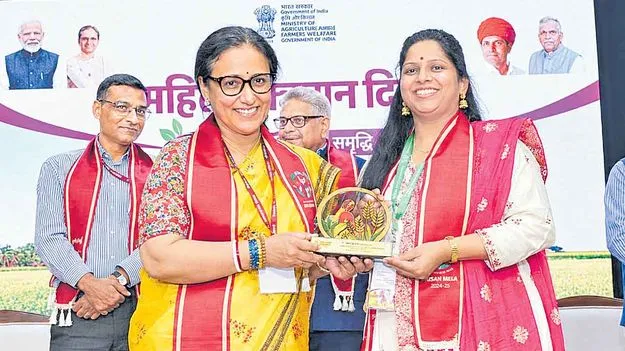 జహీరాబాద్‌ ఏవో లావణ్యకు జాతీయ అవార్డు