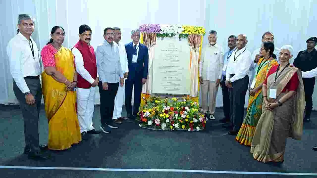 అమరావతిలో ఎల్వీ ప్రసాద్ కంటి ఆసుపత్రి.. భూమిపూజ చేసిన సీఎం చంద్రబాబు